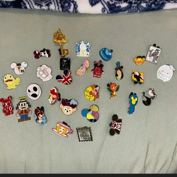 Disney Accessories - Disney Collectible Pins - No Repeats, Fast